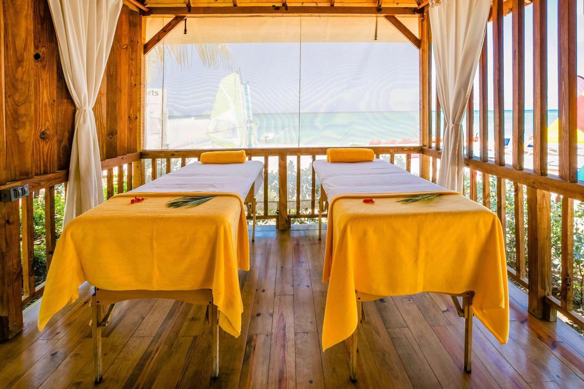 Grand Decameron Cornwall Beach, A Trademark All-Inclusive Resort Montego Bay Luaran gambar