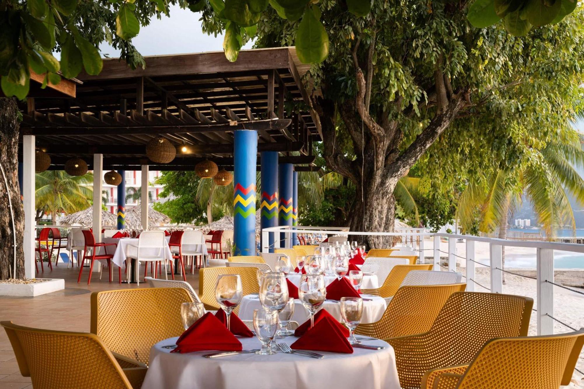 Grand Decameron Cornwall Beach, A Trademark All-Inclusive Resort Montego Bay Luaran gambar