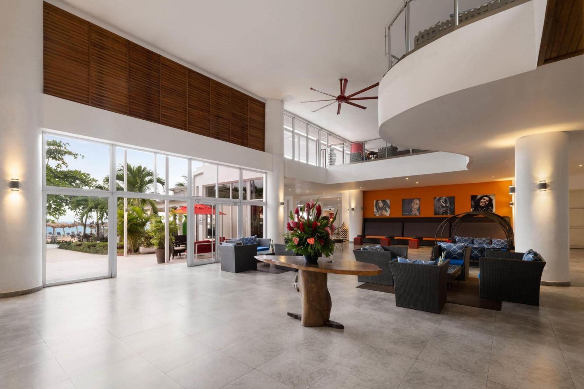 Grand Decameron Cornwall Beach, A Trademark All-Inclusive Resort Montego Bay Luaran gambar